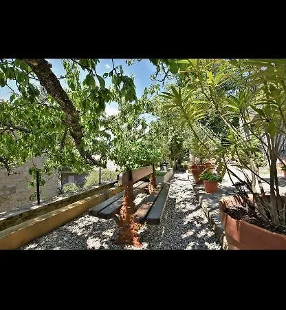 La Terrasse Hotel *