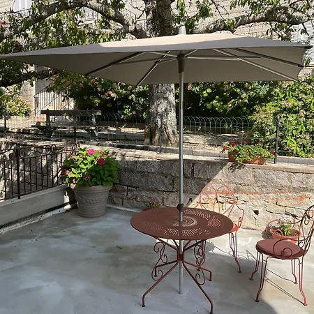 La Terrasse Hotel *